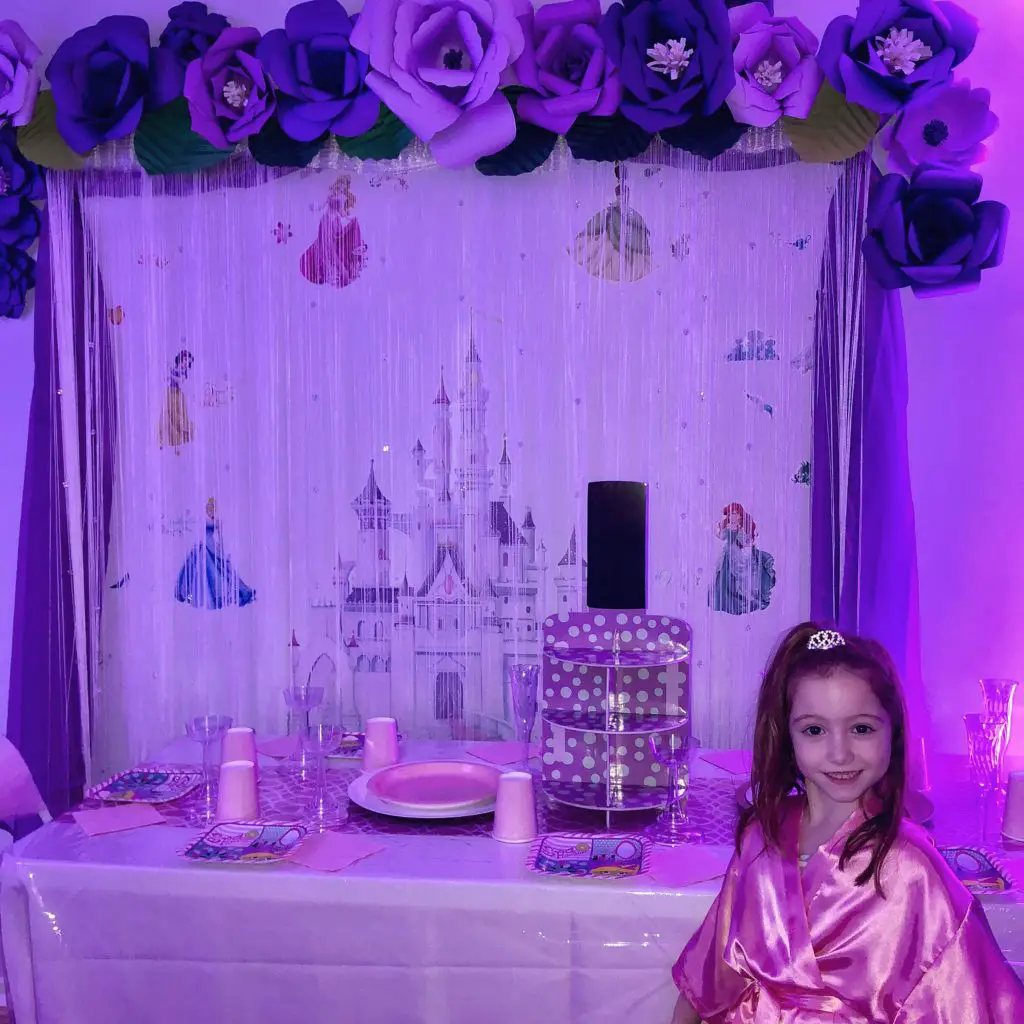 Unique and Special Kids Spa is a great place to have a kids birthday party or book a Mommy and Me Spa Day! It is located minutes from Old Town, Alexandria and it is an absolutely adorable place to visit! #kidsparties #mommyandmespa