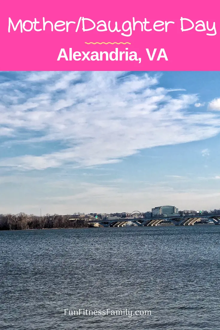 Old Town Alexandria makes a perfect moher daughter or girls day trip or weekend. It offers something for every interest, including arts, sightseeing, shopping, dining, recreation, and more! #VisitAlexandria #MotherDaughterTrip