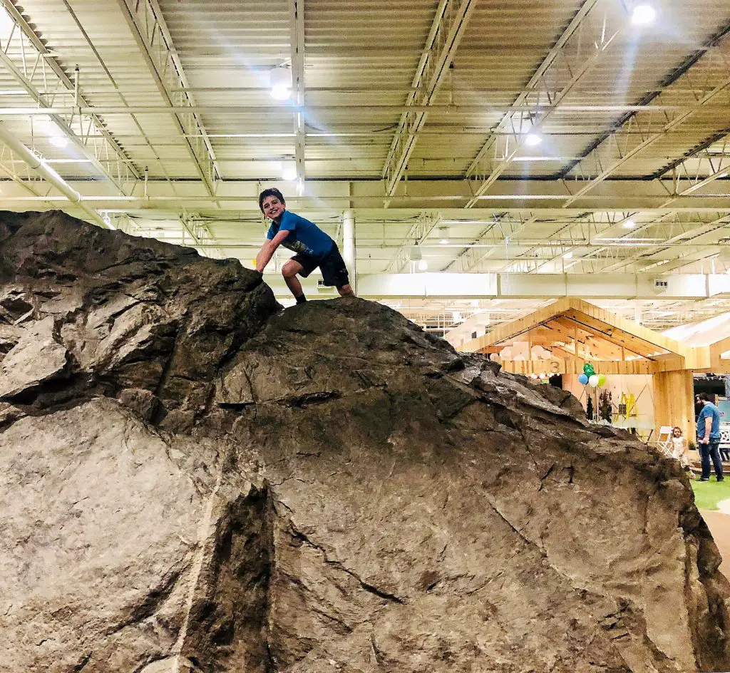 Badlands is a nature-inspired explorative play space located in North Bethesda, about 45 minutes from Washington, D.C. #kidsactivities #indoorplaycenter #DC #BethesdaMD